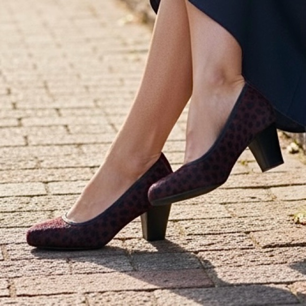 Vionic Mabrey Orthaheel Technology Slip on Pumps Heels Size 7 Calf Hair Burgundy - Picture 13 of 13